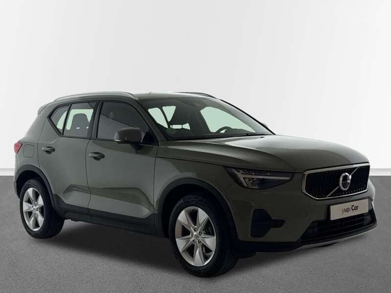 Verde Usado 2024 Volvo XC40 Core SUV | 33.900 € (Precio justo) - Imagen 1/4