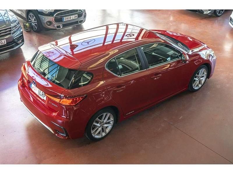 Usado Lexus CT200h Executive Line 136 CV (100 kW) 2021 Rojo Utilitario