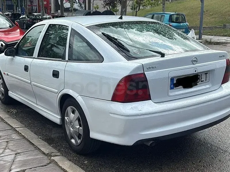 Usado Opel Vectra Comfort 100 CV (73 kW) 2002 Blanco Berlina
