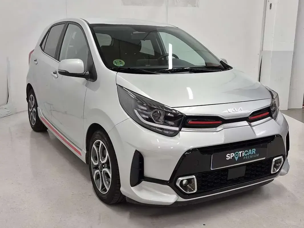Usado Kia Picanto GT-Line 67 CV (49 kW) 2023 Gris Utilitario