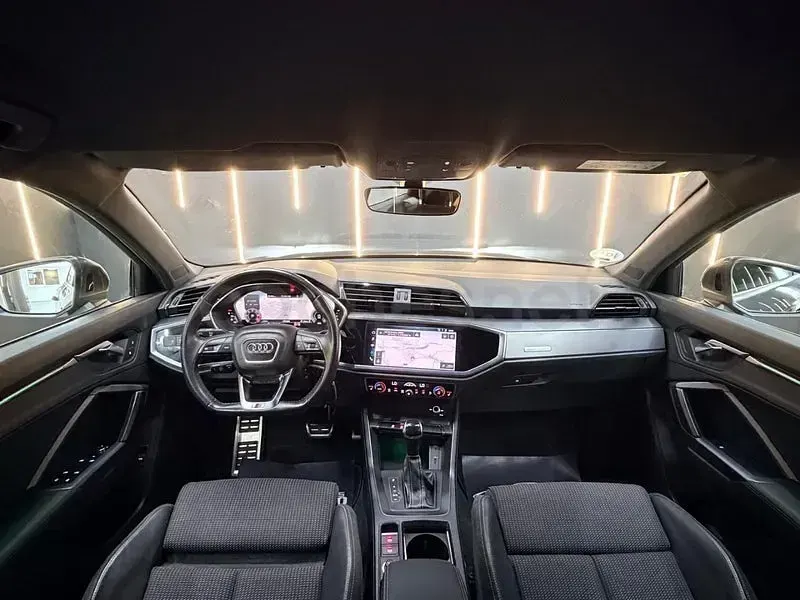 Usado Audi Q3 S-Line 150 CV (110 kW) 2019 Gris / plata SUV