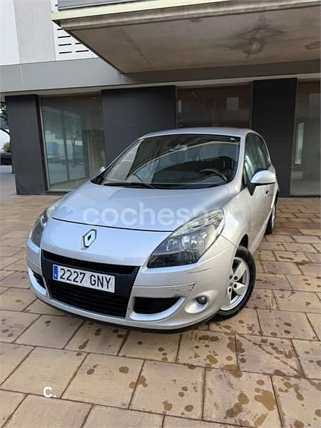 Usado Renault Scénic III Dynamique 105 CV (77 kW) 2009 Gris / plata Monovolumen