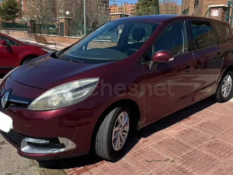 Usado Renault Grand Scénic 110 CV (80 kW) 2014 Granate Monovolumen