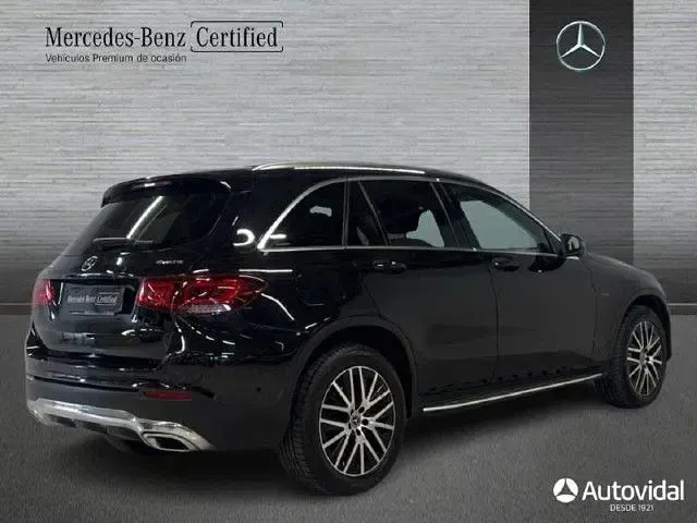 Usado Mercedes GLC300e 320 CV (235 kW) 2021 Negro obsidiana SUV