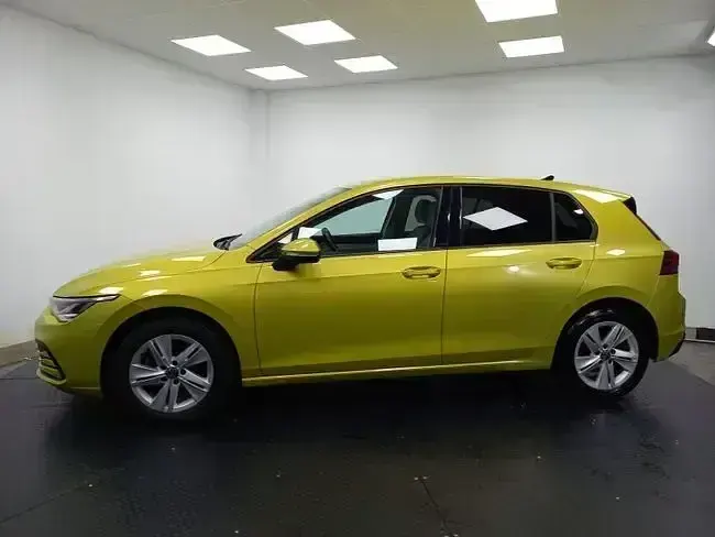 Usado VW Golf VIII Life 150 CV (110 kW) 2020 Verde
