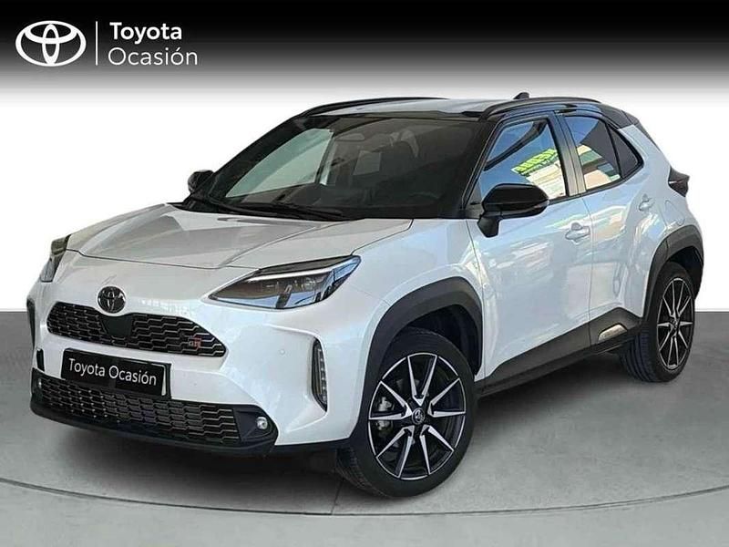Usado Toyota Yaris Cross Sport 132 CV (97 kW) 2025 Blanco SUV