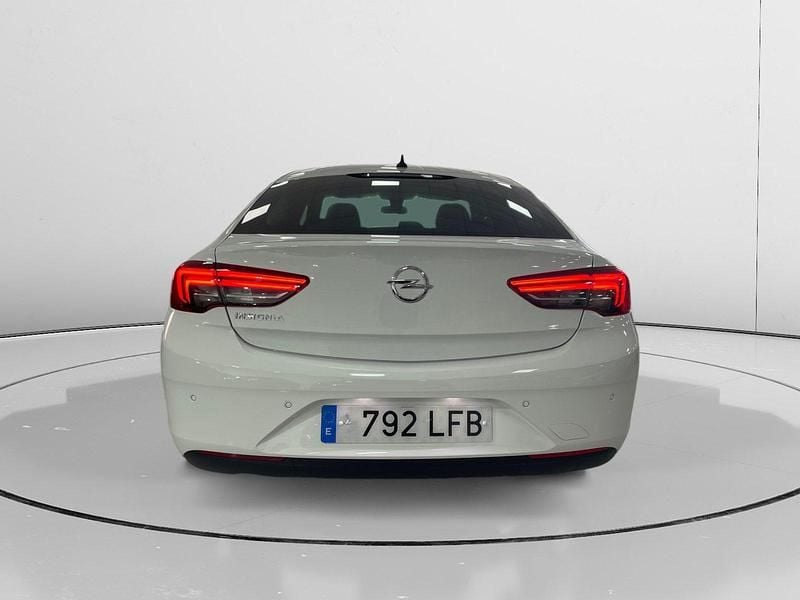 Usado Opel Insignia 141 CV (103 kW) 2020 Blanco Berlina