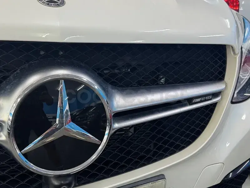 Usado Mercedes GLE63 AMG 557 CV (409 kW) 2018 Blanco SUV
