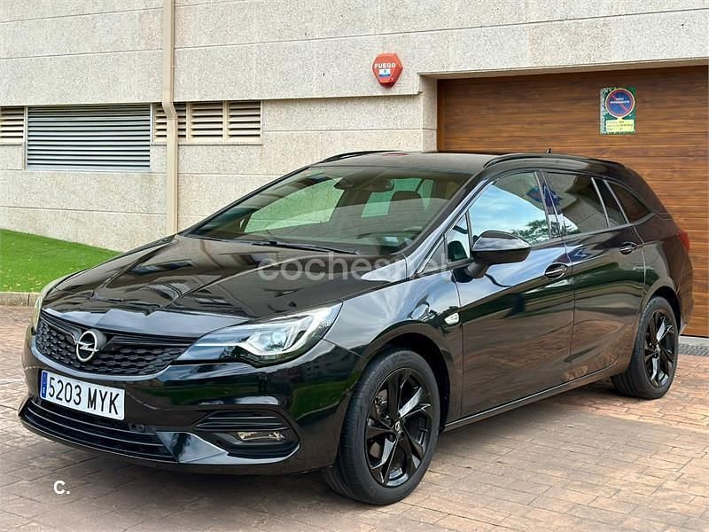 Usado Opel Astra Ultimate 122 HP (89 kW) 2021 Preto Carrinha