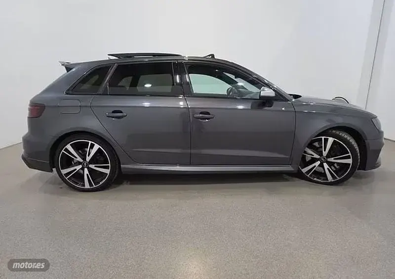 Usado Audi RS3 Premium 400 CV (294 kW) 2018 Gris Berlina