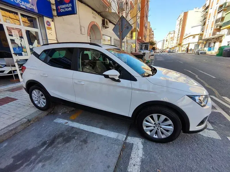 Usado Seat Arona Style 110 CV (80 kW) 2020 Blanco SUV