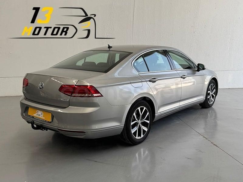 Begagnad VW Passat Advance 150 HK (110 kW) 2015 Grå Sedan