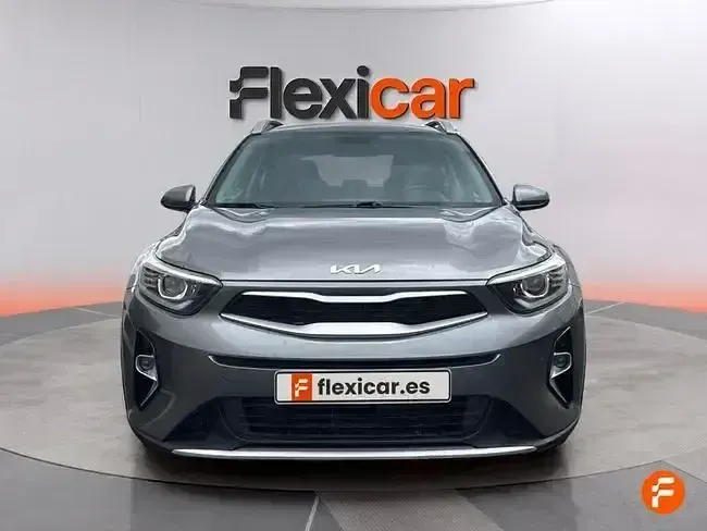 Usado Kia Stonic 84 CV (61 kW) 2023 Gris SUV