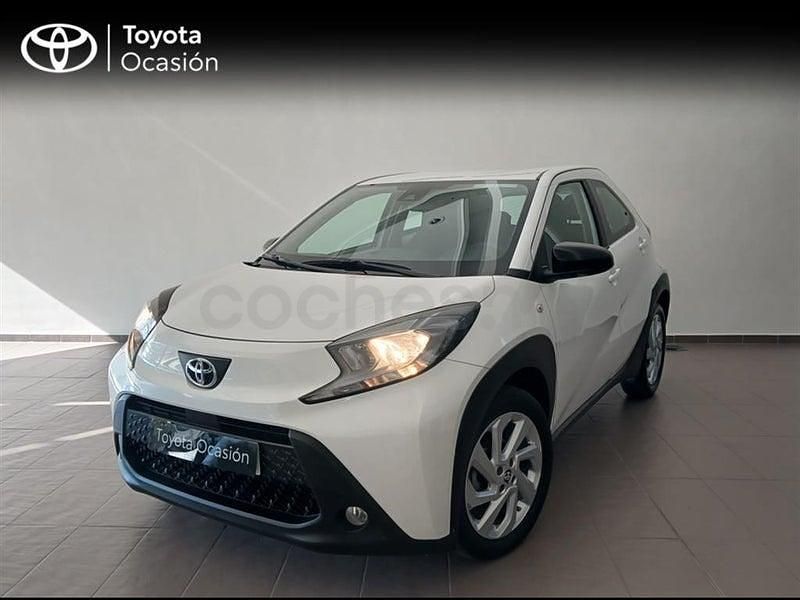 Usado Toyota Aygo X Play 72 CV (52 kW) 2024 Blanco SUV