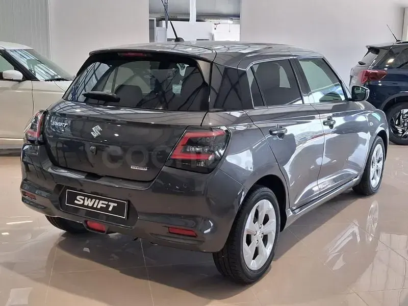 Nuevo Suzuki Swift 81 CV (59 kW) 2026 Gris / plata Utilitario