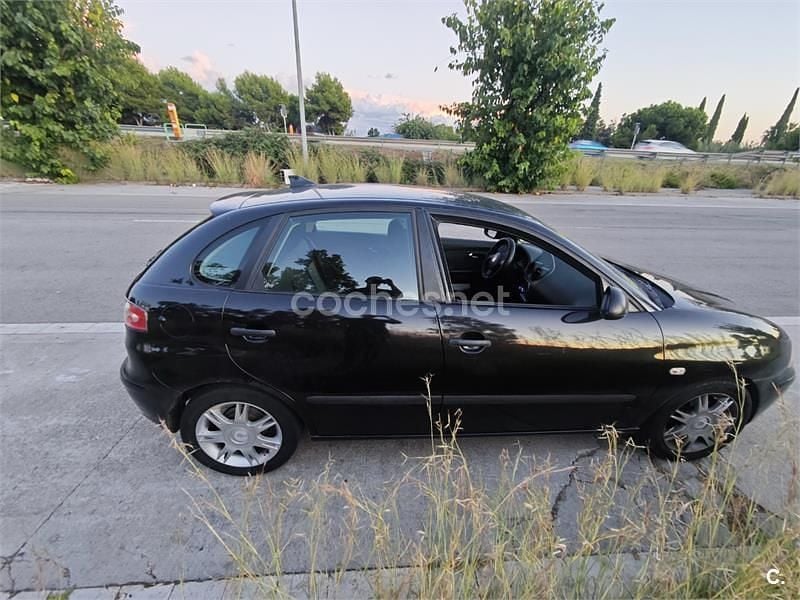 Usado Seat Ibiza Reference 75 CV (55 kW) 2006 Negro Berlina
