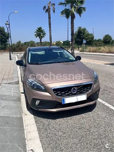 Usado Volvo V40 CC Momentum 150 CV (110 kW) 2015 Beige Familiar