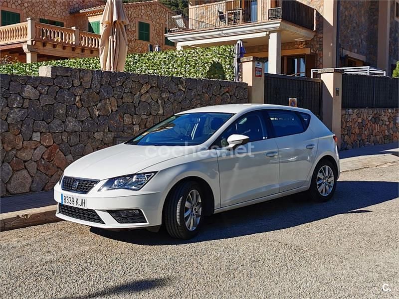 Usado Seat Leon Reference 115 CV (84 kW) 2018 Blanco Berlina