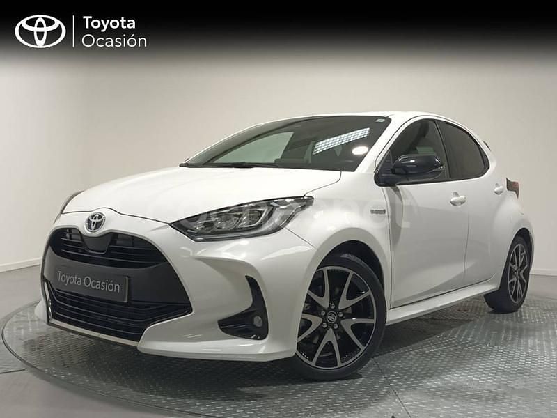 Usado Toyota Yaris Hybrid Style 116 CV (85 kW) 2021 Blanco Berlina