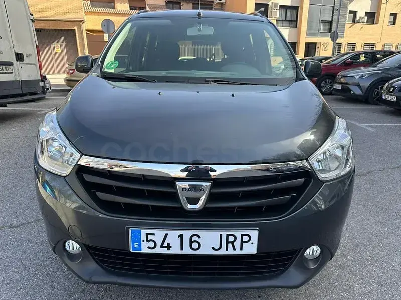 Usado Dacia Lodgy Lauréate 115 CV (84 kW) 2016 Gris / plata Monovolumen
