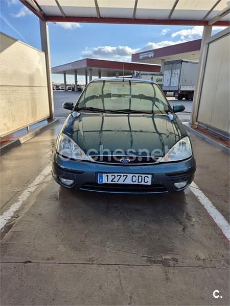 Usado Ford Focus Trend 115 CV (84 kW) 2002 Verde Berlina