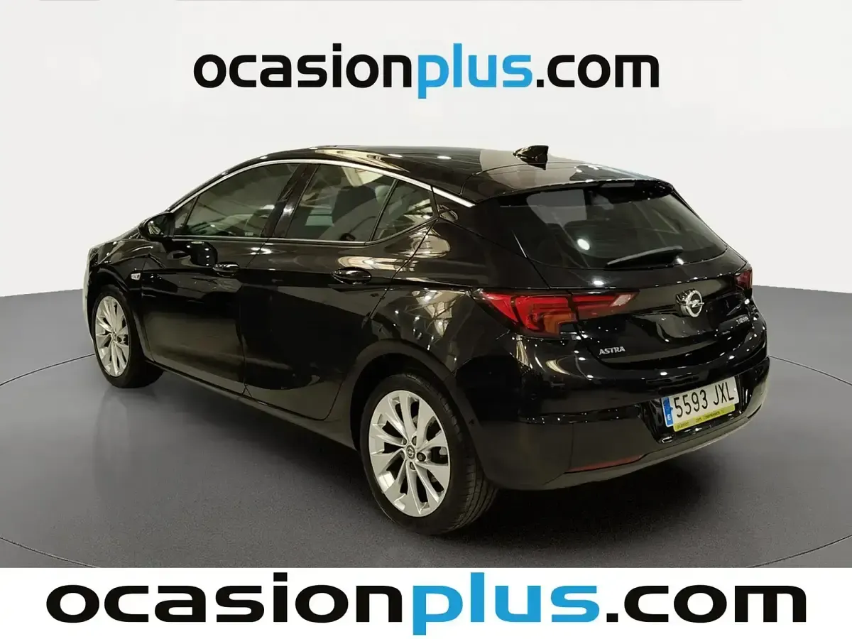 Usado Opel Astra Excellence 150 CV (110 kW) 2017 Negro Berlina