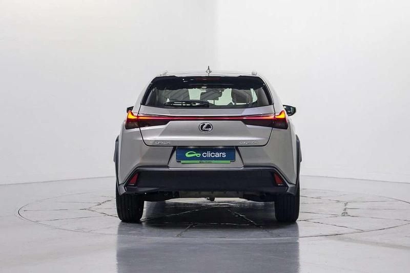 Usado Lexus UX 250h Business Edition 184 CV (135 kW) 2023 Plateado SUV