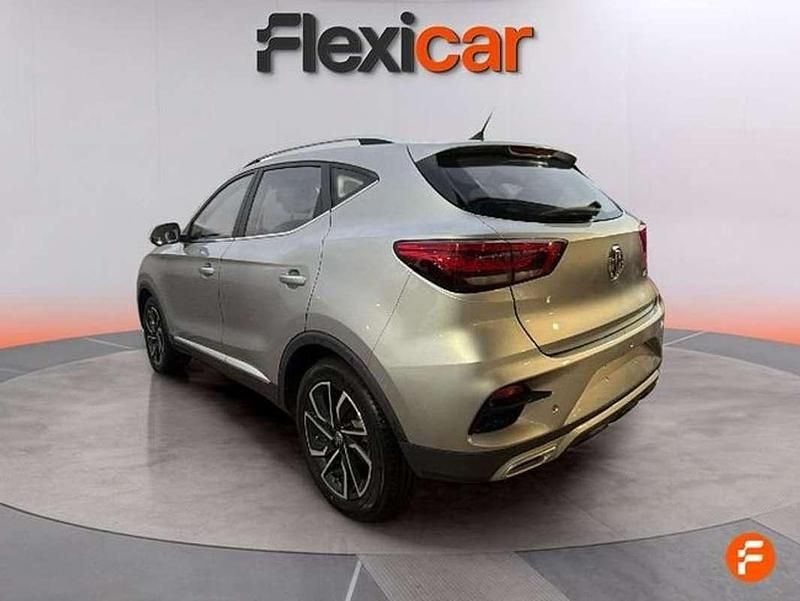 Begagnad MG ZS Luxury 111 HK (81 kW) 2023 Grå SUV