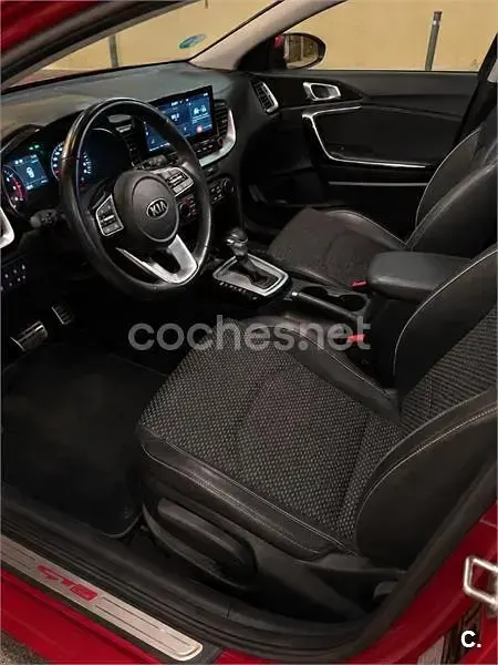 Usado Kia Ceed GT GT-Line 140 CV (102 kW) 2021 Rojo Berlina