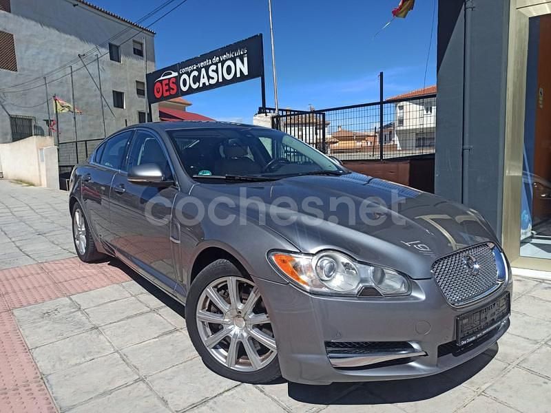Usado Jaguar XF Luxury 240 CV (176 kW) 2010 Beige Berlina
