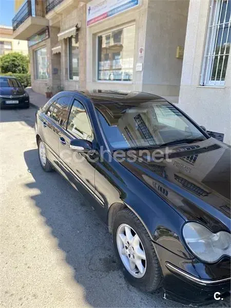 Usado Mercedes C220 Elegance 143 CV (105 kW) 2002 Negro Berlina