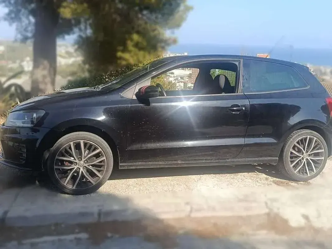 Usado VW Polo R-line 90 CV (66 kW) 2012 Negro Utilitario