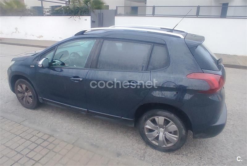 Usado Peugeot 2008 Style 100 CV (73 kW) 2018 Negro SUV