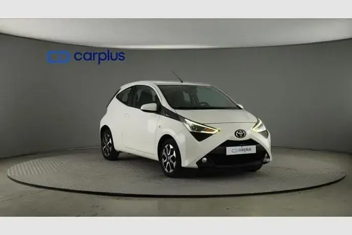 Usado Toyota Aygo X-play 72 CV (52 kW) 2019 Utilitario
