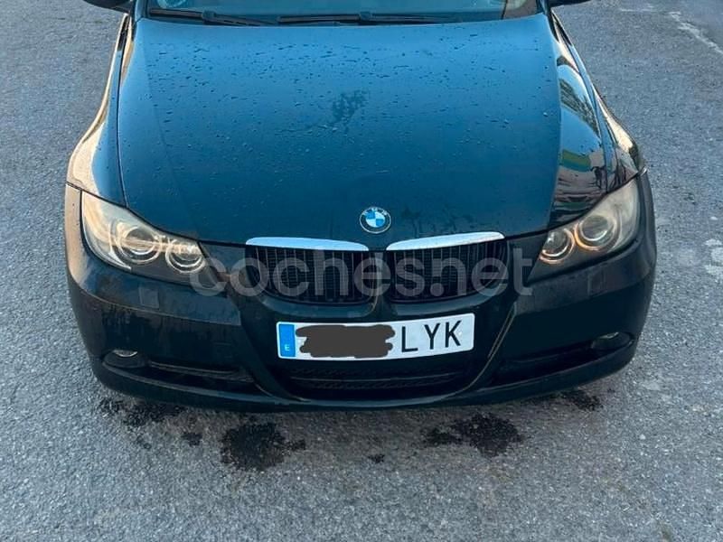 Usado BMW 320 177 CV (130 kW) 2008 Negro Familiar
