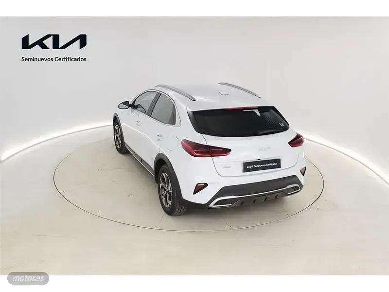 Usado Kia XCeed 140 CV (102 kW) 2025 Blanco SUV