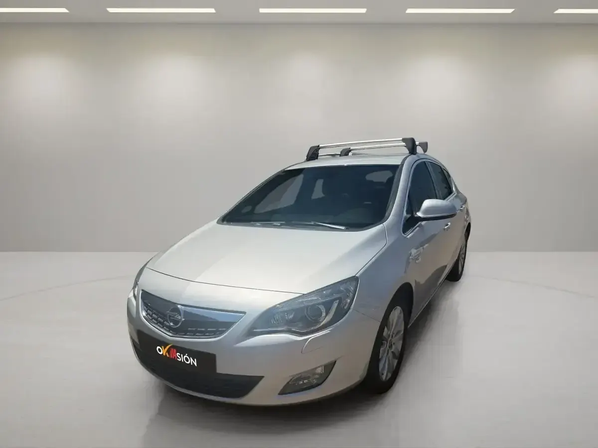 Usado Opel Astra Cosmo 125 CV (91 kW) 2011 Gris Utilitario