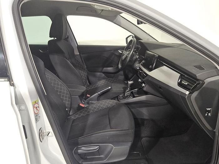 Usado Skoda Kamiq Ambition 110 CV (80 kW) 2022 Blanco SUV