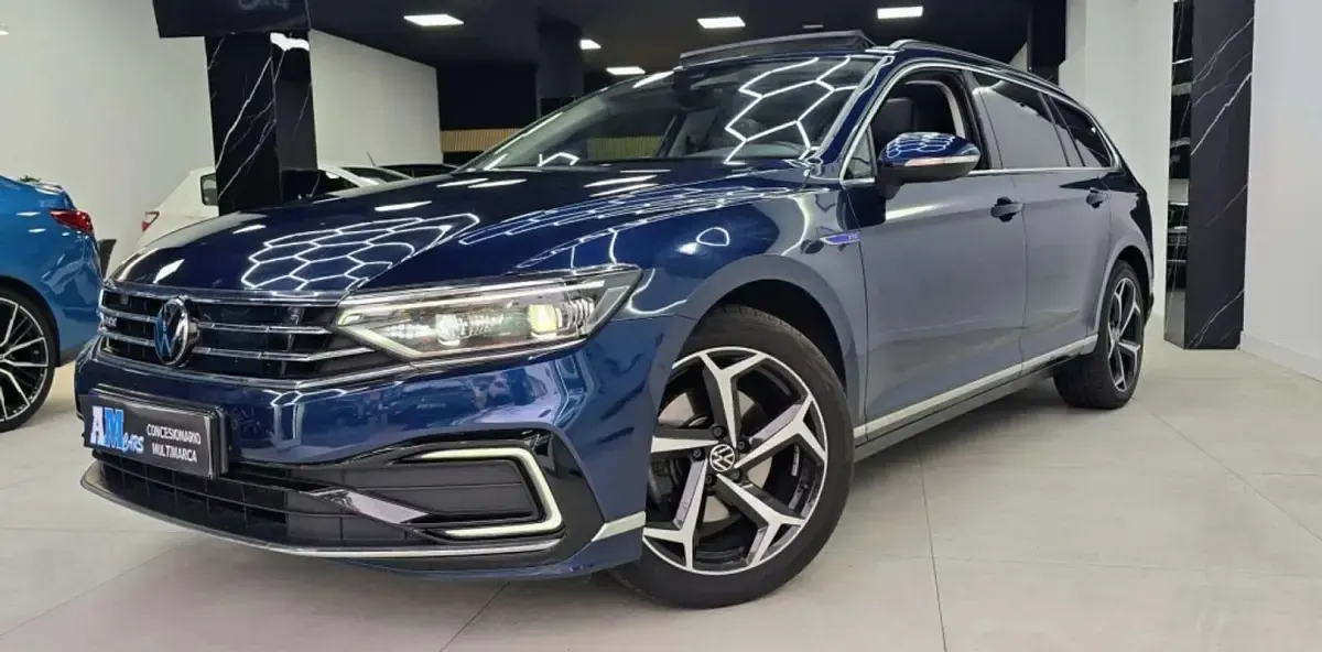 Usado VW Passat GTE 218 CV (160 kW) 2022 Azul Familiar