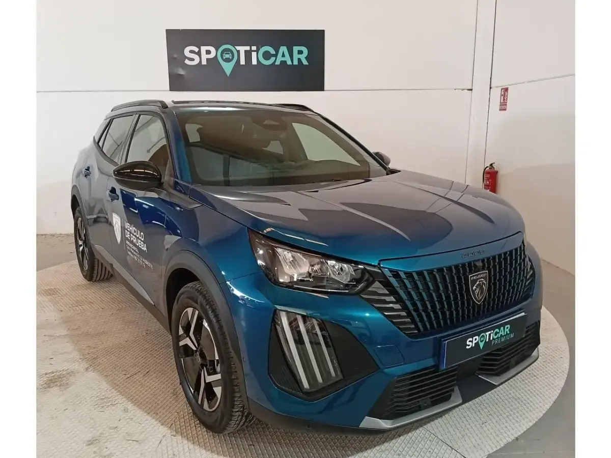 Usado Peugeot 2008 Allure 145 CV (106 kW) 2025 Azul SUV