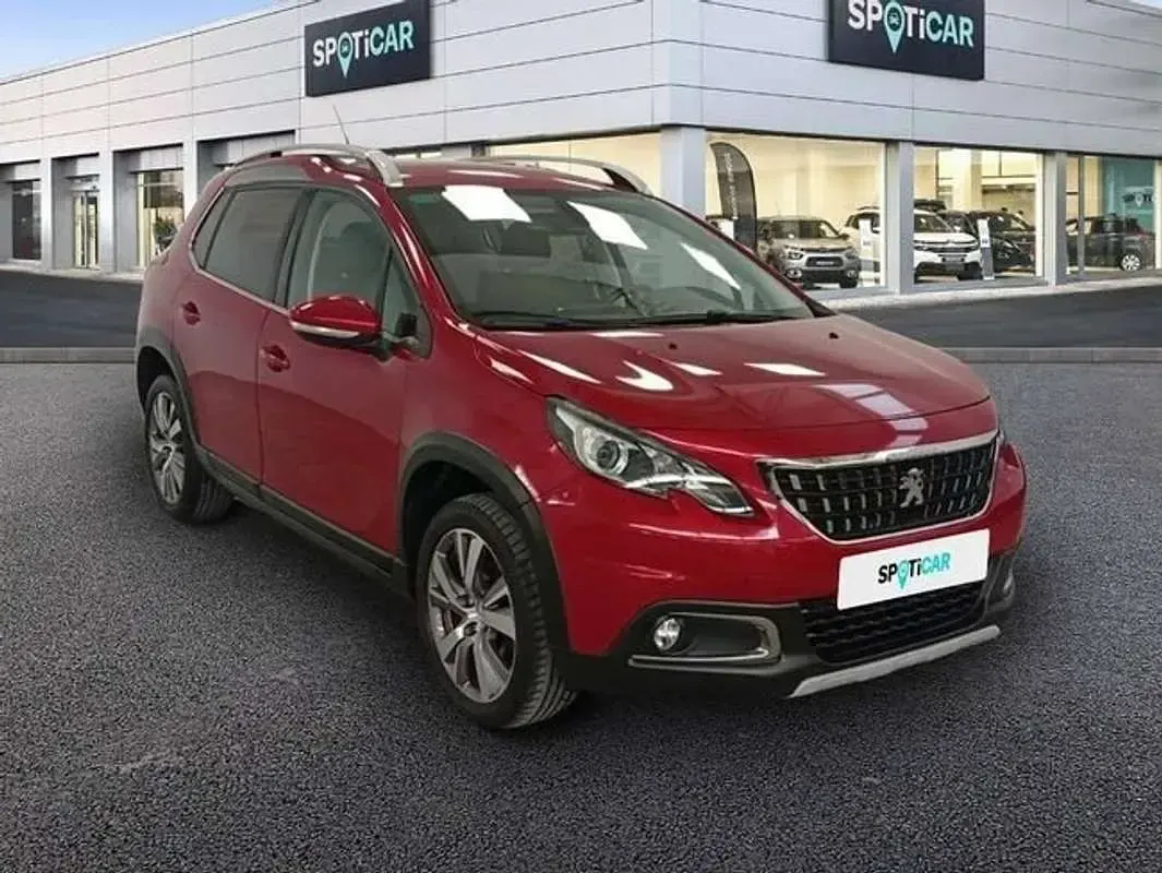 Usado Peugeot 2008 Allure 131 CV (96 kW) 2019 Rojo SUV