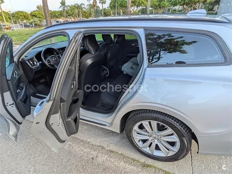 Usado Volvo V60 Momentum 150 CV (110 kW) 2019 Gris / plata Familiar