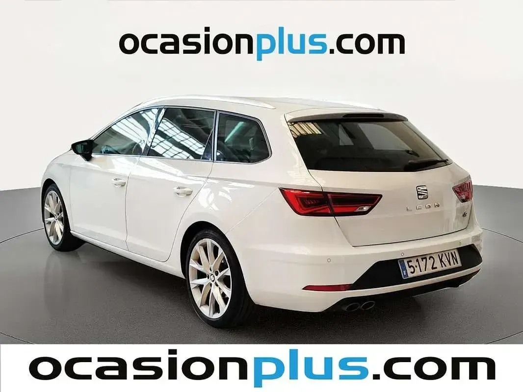 Usado Seat Leon ST FR 150 CV (110 kW) 2019 Blanco Familiar