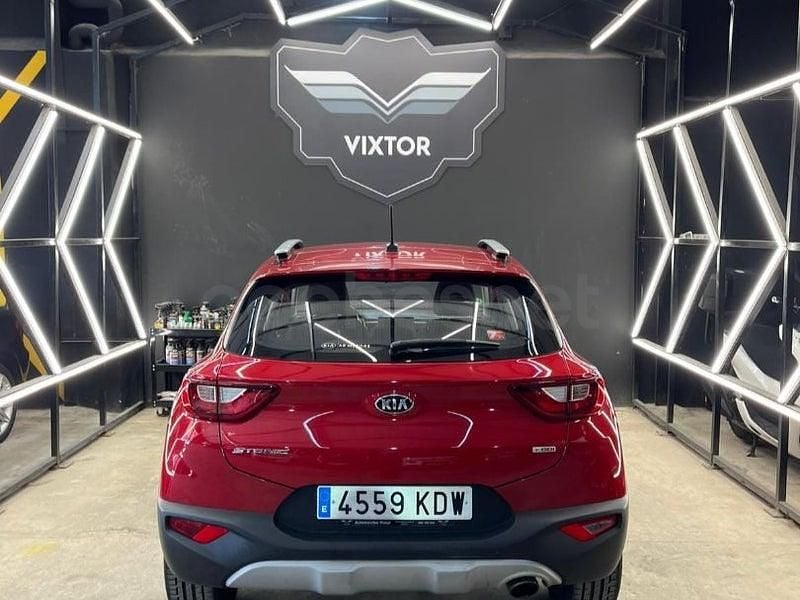 Usado Kia Stonic 120 CV (88 kW) 2018 Rojo SUV