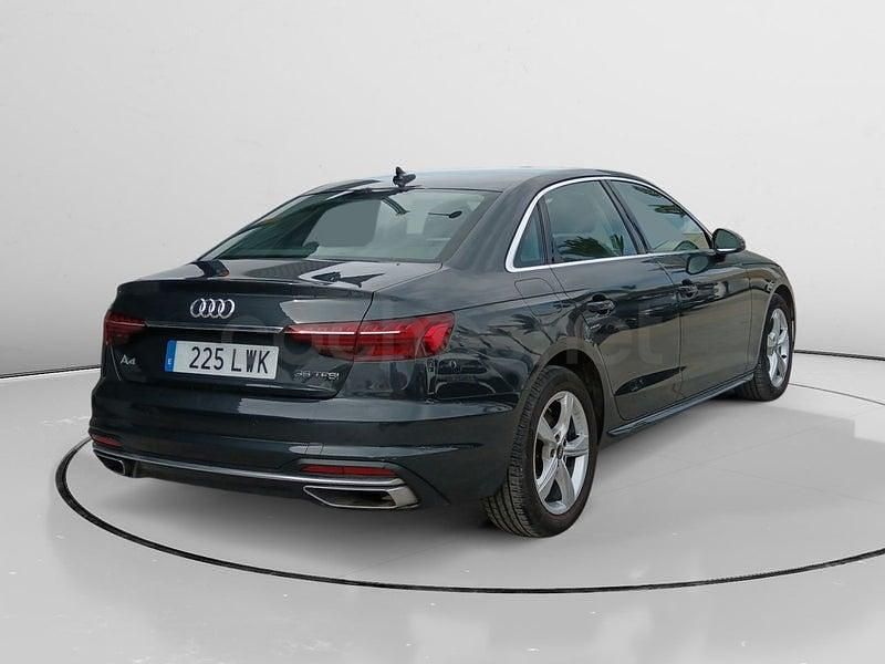 Usado Audi A4 Advanced Plus 150 CV (110 kW) 2022 Gris / plata Berlina