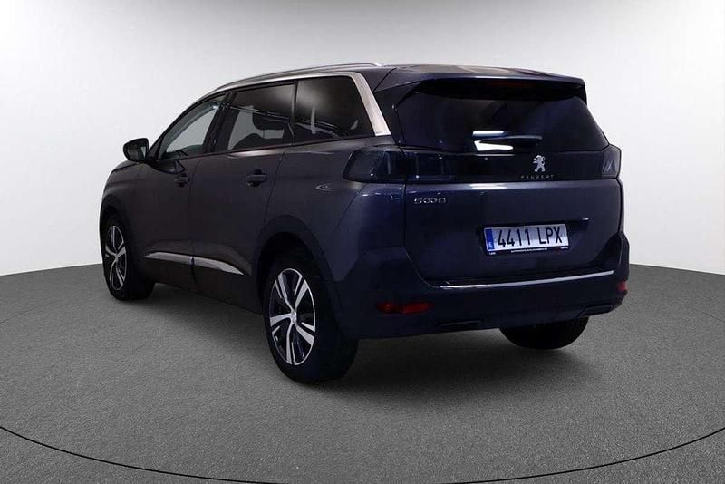 Usado Peugeot 5008 Allure 120 CV (88 kW) 2021 Gris SUV