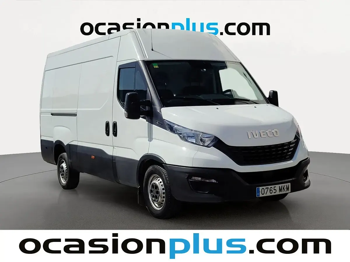 Usado Iveco Daily 136 CV (100 kW) 2019 Blanco Familiar