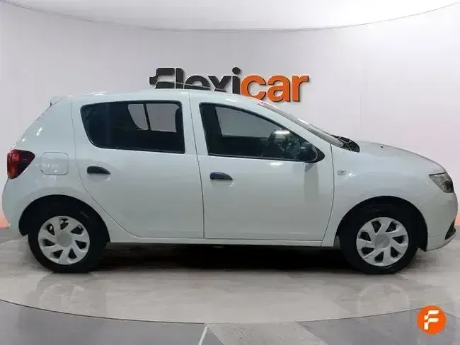 Usado Dacia Sandero Ambiance 75 CV (55 kW) 2018 Blanco Berlina