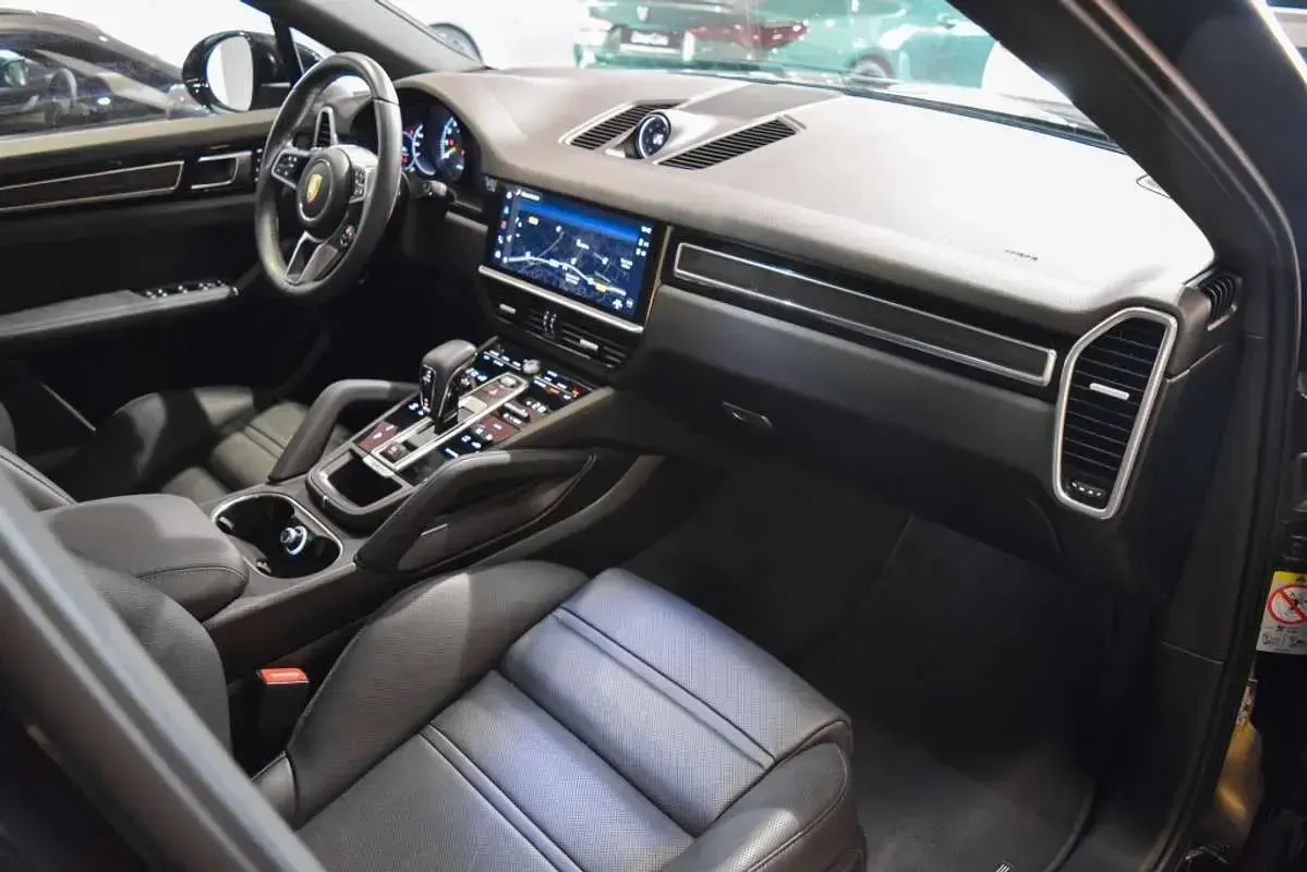 Usado Porsche Cayenne Platinum Edition 462 CV (339 kW) 2023 Negro SUV
