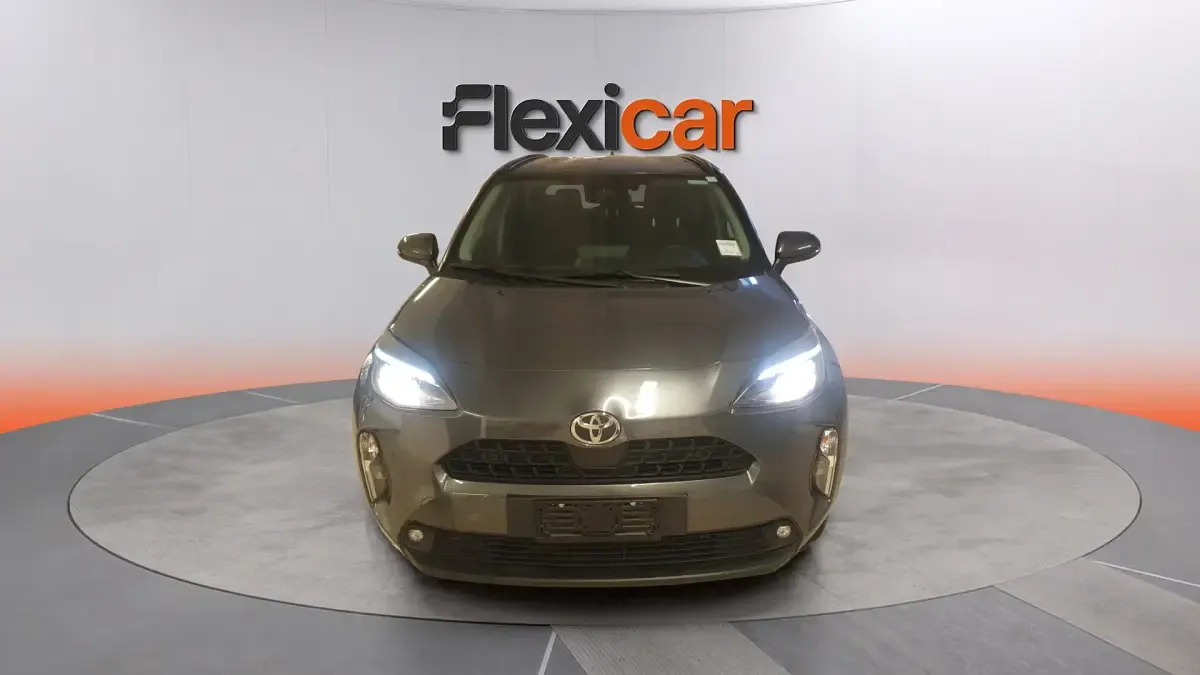 Usado Toyota Yaris Active 116 CV (85 kW) 2025 Gris Utilitario